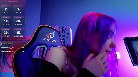 Kira online show from 10-11-25, 09:35