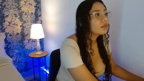 Snapshot of kiara_mare chatting on 02-25-26, 12:20 Mar online show from 02-25-26, 12:20