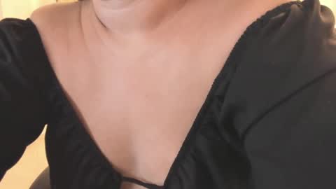 Snapshot of kiara_mirren chatting on 10-01-25, 02:39 K I A R A  online show from 10-01-25, 02:39