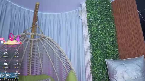 Kiara Zahiri online show from 10-22-25, 10:59