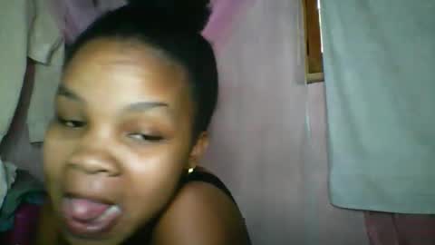 Snapshot of kiarah_69 chatting on 05-17-26, 01:40 kiarah 69 online show from 05-17-26, 01:40
