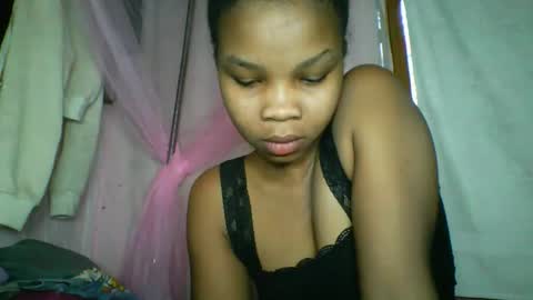 Snapshot of kiarah_69 chatting on 05-18-26, 04:07 kiarah 69 online show from 05-18-26, 04:07