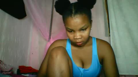 Snapshot of kiarah_69 chatting on 05-20-26, 08:15 kiarah 69 online show from 05-20-26, 08:15