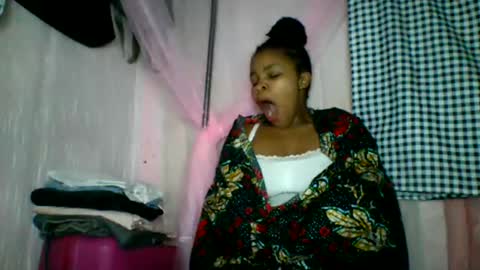 Snapshot of kiarah_69 chatting on 06-10-26, 05:07 kiarah 69 online show from 06-10-26, 05:07
