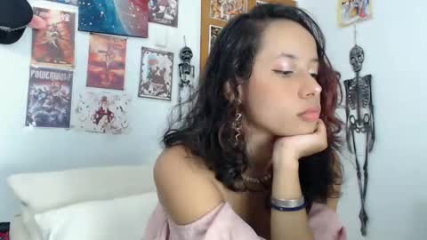 kiaralenon online show from 11-30-25, 10:14