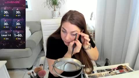 Kiera Reines online show from 01-11-25, 10:51