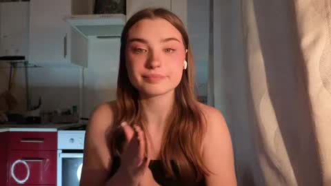 Snapshot of kierstentates chatting on 05-15-26, 04:14 Ola my name is Lissa Lets hit 10 Thumbs Up together online show from 05-15-26, 04:14