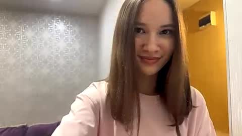Kimi online show from 10-21-25, 03:57