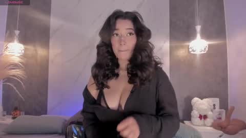 Snapshot of kiiimthompson chatting on 10-14-25, 05:47 Kim Thompson online show from 10-14-25, 05:47