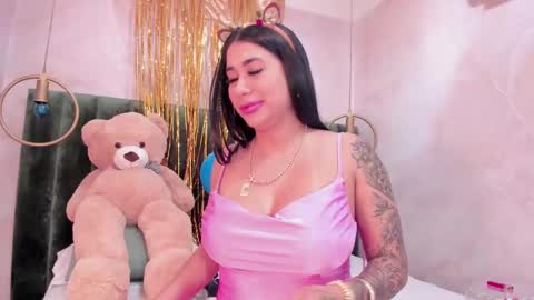 Kim online show from 01-19-25, 03:32