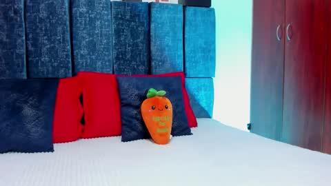 kiimowens online show from 11-19-25, 12:05