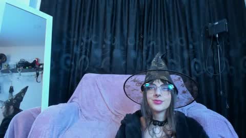 Kizuky online show from 10-31-25, 03:40