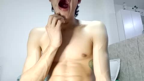 Snapshot of kikeortiz1808 chatting on 03-22-26, 10:35 C e v o 1824 online show from 03-22-26, 10:35