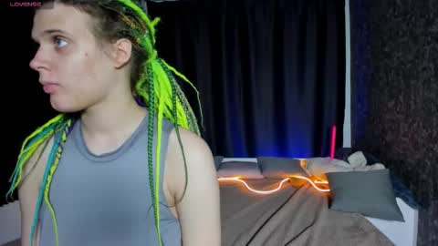 Kiki online show from 10-14-25, 10:05