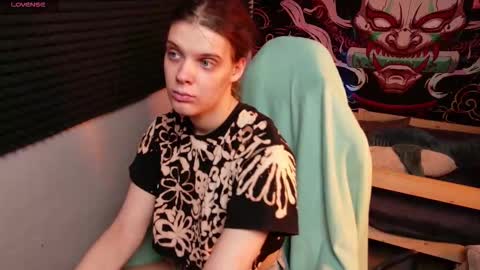 Kiki online show from 03-06-26, 10:34