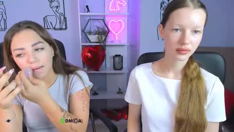 Snapshot of kiki_swan chatting on 09-17-25, 05:53 kiki_swan online show from 09-17-25, 05:53