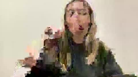 Snapshot of kikibae2 chatting on 02-20-25, 12:08 kikibae2 online show from 02-20-25, 12:08