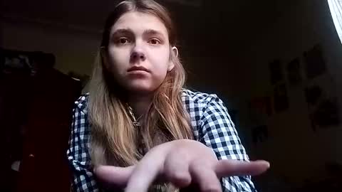 kikibang_ online show from 01-13-26, 08:52