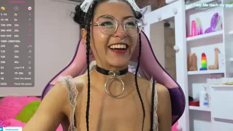 Snapshot of kikilepetite chatting on 02-13-25, 09:06 kiki online show from 02-13-25, 09:06