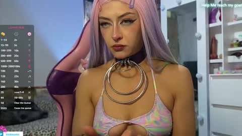 Snapshot of kikilepetite chatting on 11-06-25, 07:04 kiki online show from 11-06-25, 07:04