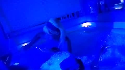 kikilovespartylights online show from 11-30-25, 12:20