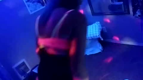 kikilovespartylights online show from 03-29-26, 10:26