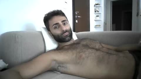 Snapshot of kikkus01 chatting on 09-10-25, 02:50 kikkus01 online show from 09-10-25, 02:50