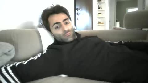 Snapshot of kikkus01 chatting on 10-28-25, 08:18 kikkus01 online show from 10-28-25, 08:18