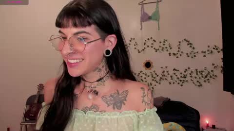 Bella online show from 04-24-26, 10:34