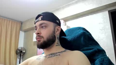 Snapshot of killerbeexxx chatting on 02-25-25, 10:18 killerbeexxx online show from 02-25-25, 10:18