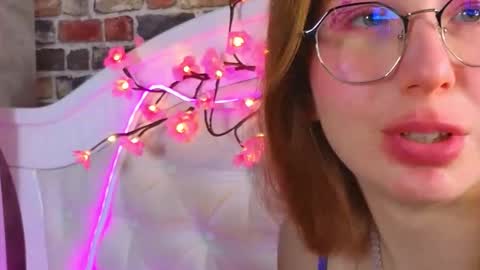 CatherineBarkJamieWallace online show from 12-18-25, 08:26