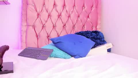 kim online show from 03-11-25, 10:53