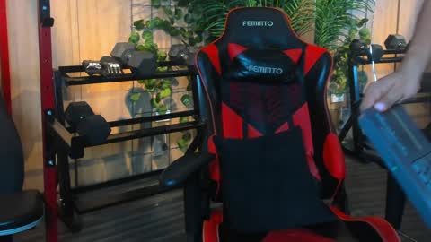 Kim online show from 12-21-24, 04:03