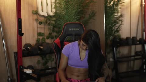 Kim online show from 09-11-25, 01:11