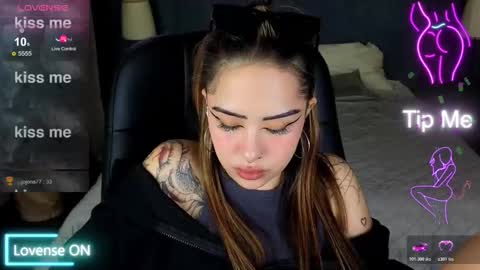 Kim online show from 11-28-25, 10:01