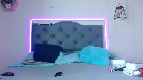 Kim online show from 11-30-25, 03:16