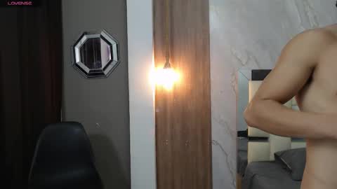 Snapshot of kim_curly_ chatting on 03-10-26, 02:55 KIM online show from 03-10-26, 02:55