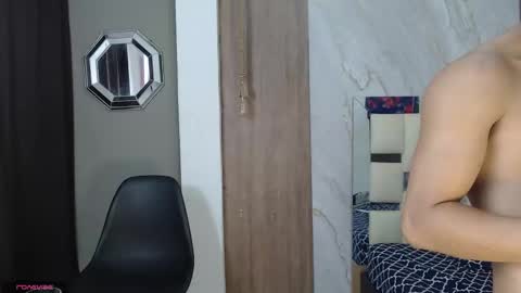 Snapshot of kim_curly_ chatting on 03-24-26, 02:00 KIM online show from 03-24-26, 02:00