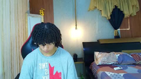 Snapshot of kim_curly_ chatting on 04-12-26, 01:05 KIM online show from 04-12-26, 01:05