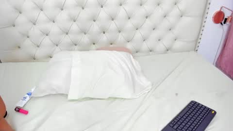 Snapshot of kim_eli chatting on 12-22-24, 10:25 kim_eli online show from 12-22-24, 10:25