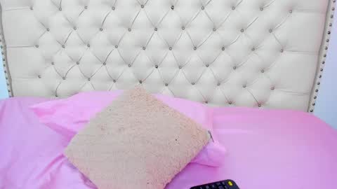 Snapshot of kim_eli chatting on 02-01-25, 07:44 kim_eli online show from 02-01-25, 07:44