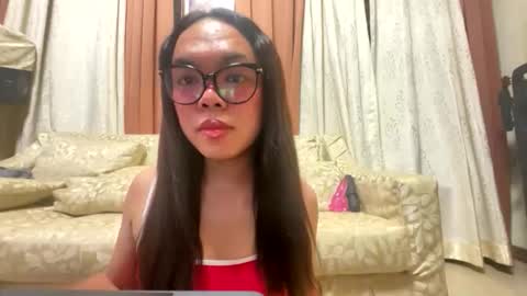 Snapshot of kim_kyile chatting on 05-29-26, 02:37 KYLIE online show from 05-29-26, 02:37