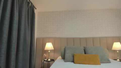 Kim online show from 10-04-25, 03:21