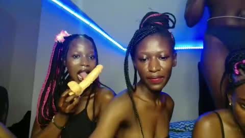 Kimberly online show from 11-25-25, 05:57