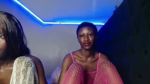 Snapshot of kimberly_chloe chatting on 04-10-26, 03:50 Kimberly online show from 04-10-26, 03:50