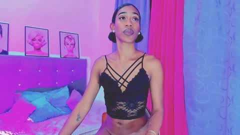 Your Queen KIM online show from 01-04-25, 05:16