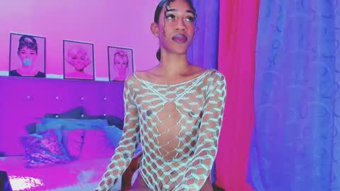 Your Queen KIM online show from 01-06-25, 04:44