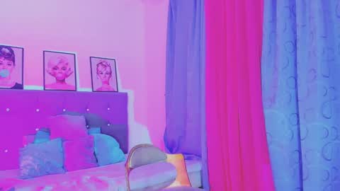 Your Queen KIM online show from 01-11-25, 11:35