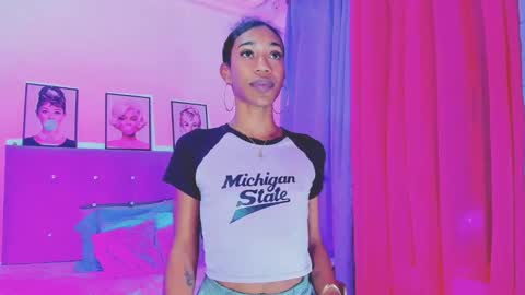 Your Queen KIM online show from 01-20-25, 05:26