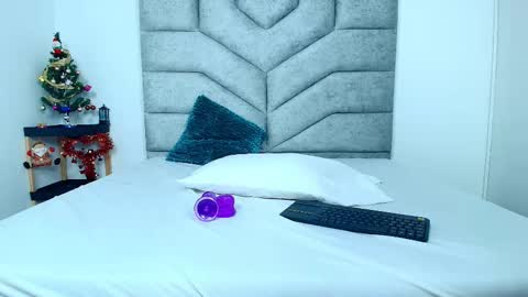 Snapshot of kimberlyfox_t chatting on 01-09-26, 12:30 kimberlyfox_t online show from 01-09-26, 12:30